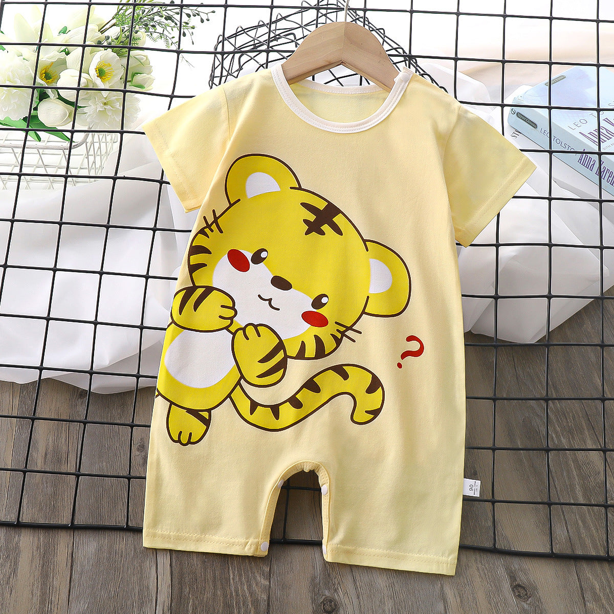 Infant and toddler one-piece crawling clothes, question tiger